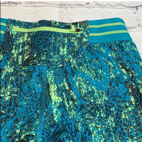 The North Face Neon Snakeskin Print Capri leggings - Picture 6 of 12